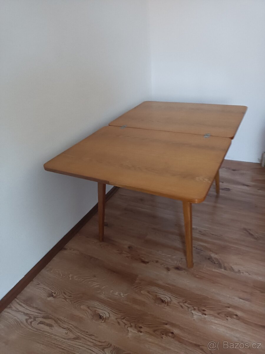RETRO rozkládací stůl