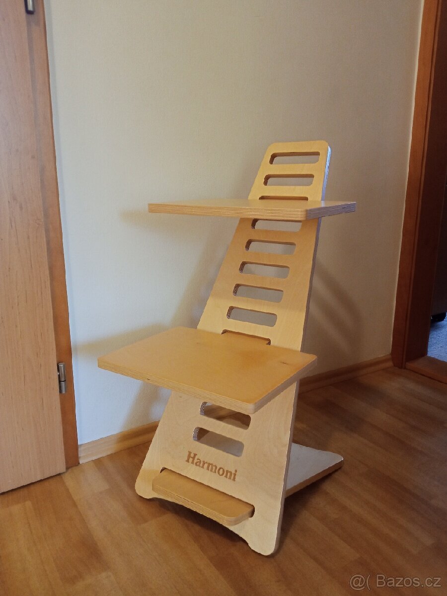 Ergonomický stolek