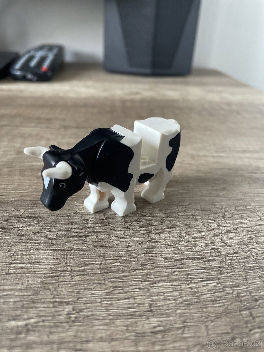 Lego kráva s černými skvrny
