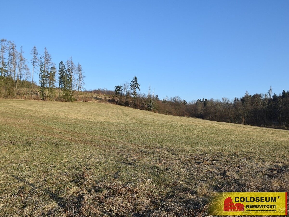Valchov, parcela pro komerční výstavbu 8 679 m2 – pozemek