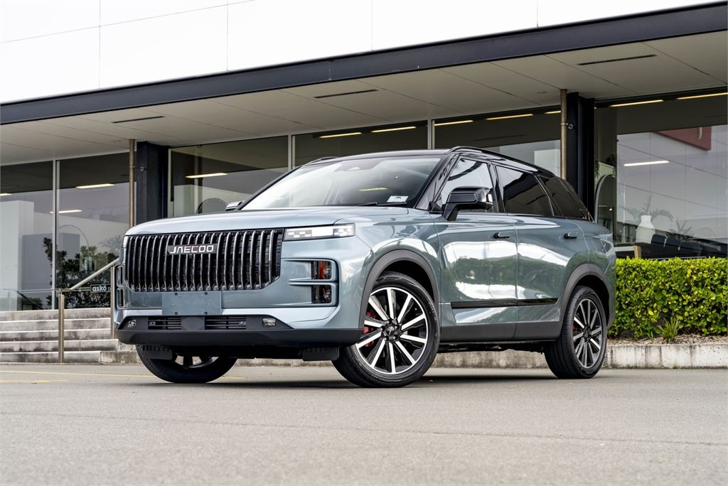 JAECOO J7 Exclusive AWD barva Olivově šedá