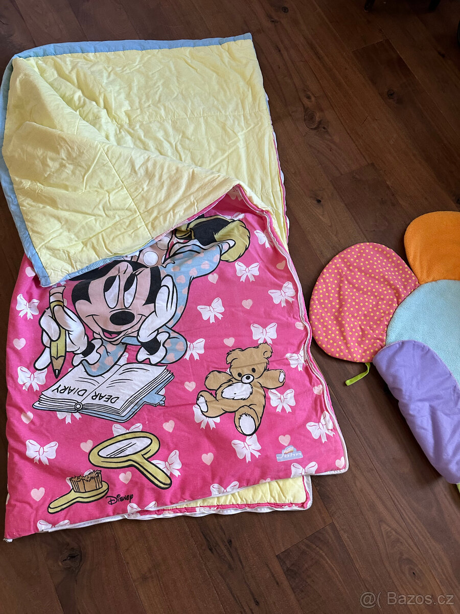 Spacák Minie+kytičkový kobereček