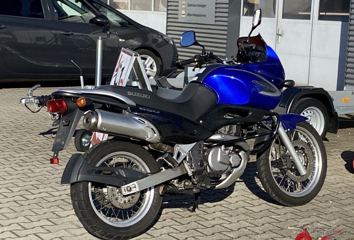 Suzuki XF 650 Freewind , postranní kufry