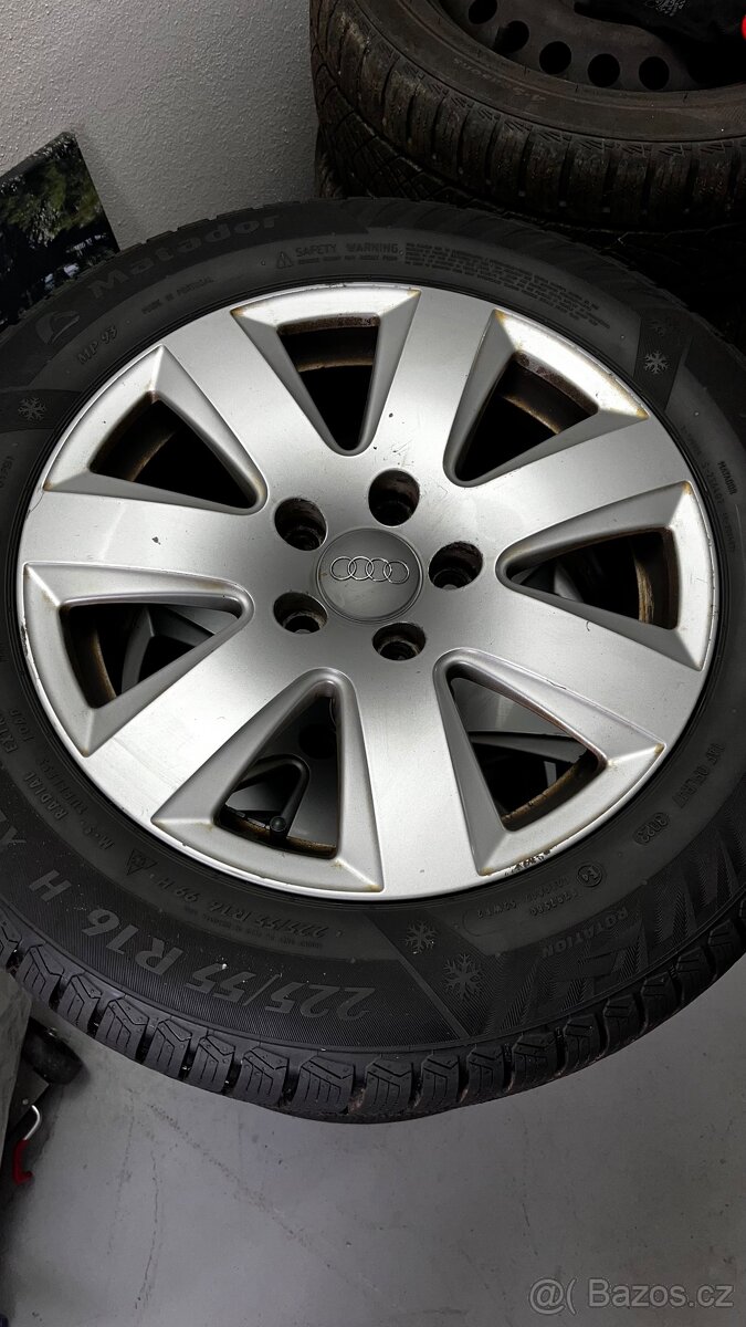 Prodám ALU kola 16 palcová kola Audi