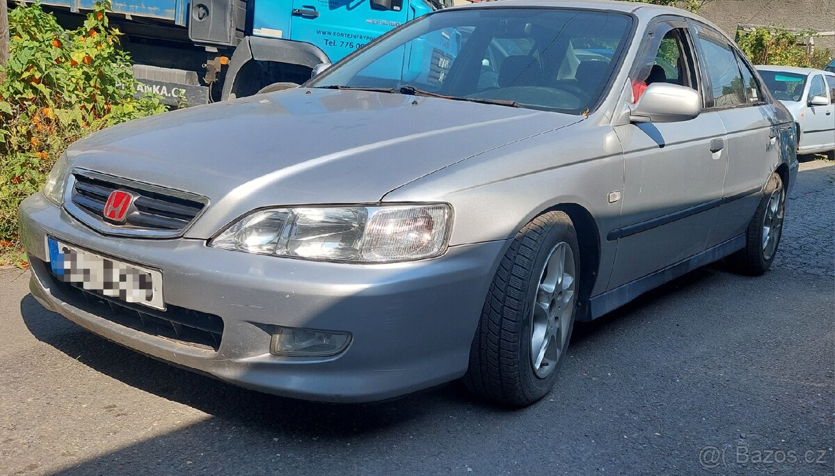 Honda acord 1,8 100kw 2002