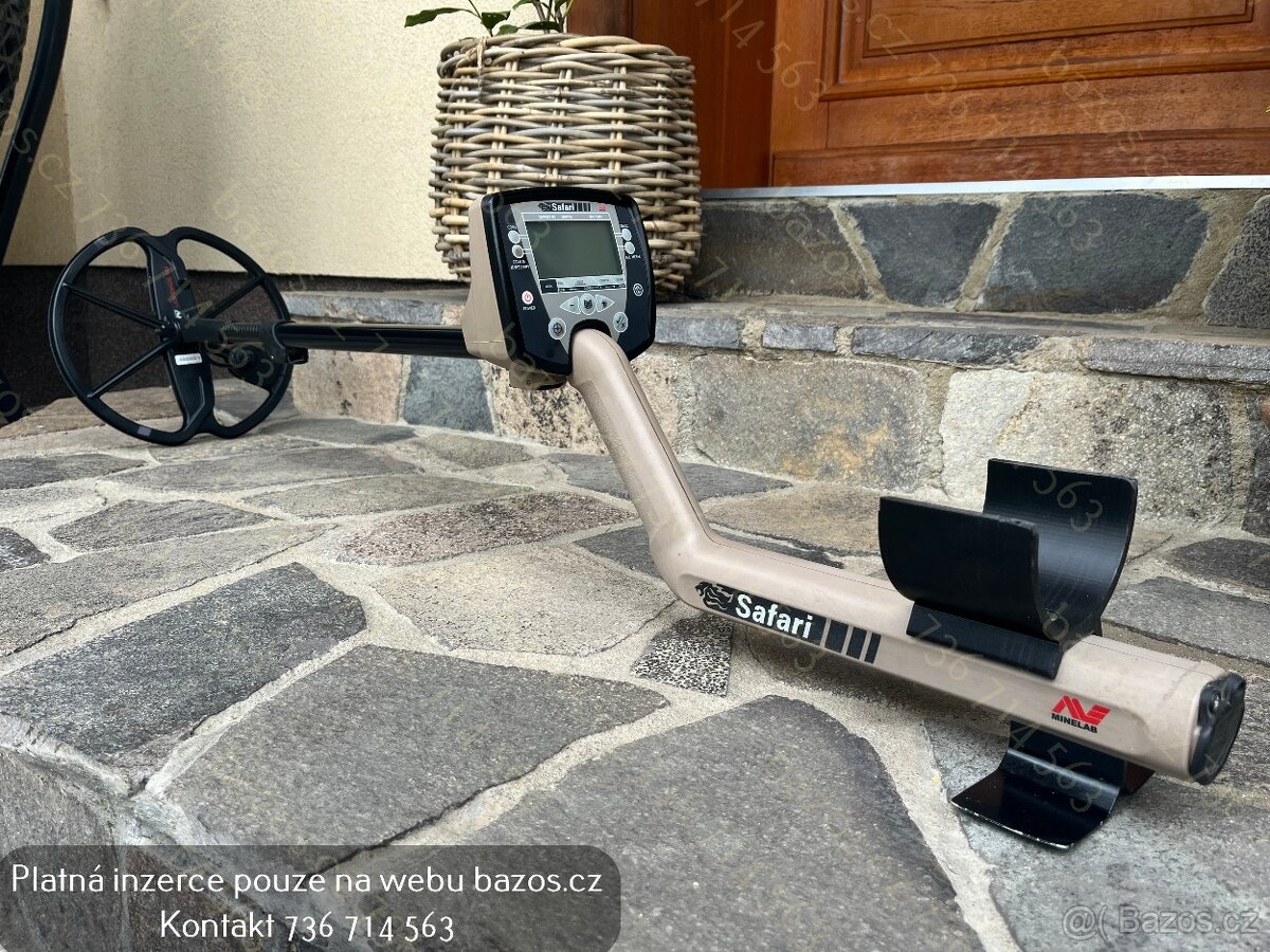 Detektor kovu Minelab Safari