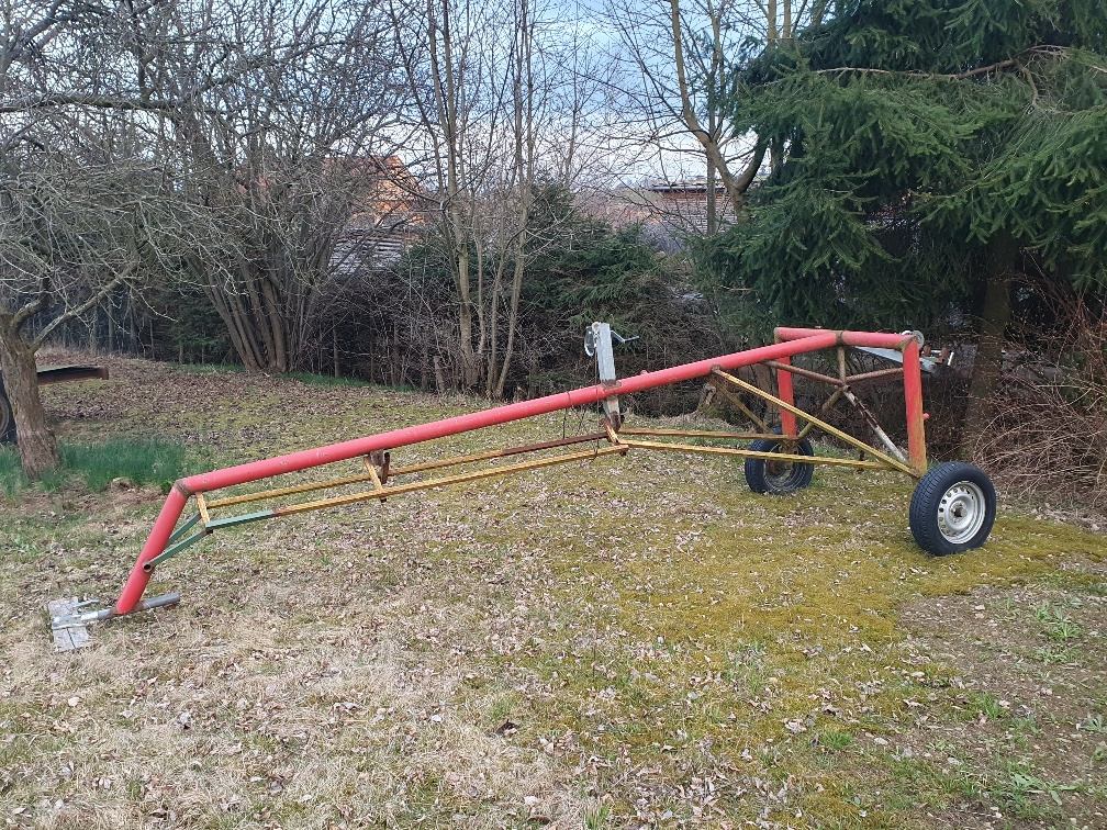 vyvážečku na kulatinu za auto, čtyřkolku