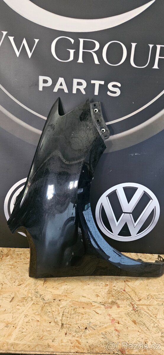 Pravý blatník Vw Sharan 7N 2013
