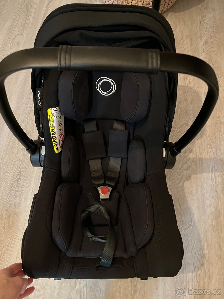 BUGABOO Turtle Air by Nuna Black se základnou