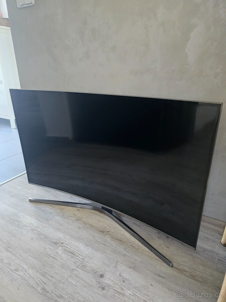 Samsung 49" UHD 4K Prohnutá Smart TV
