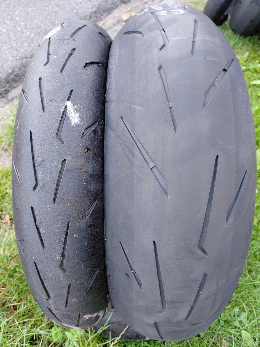 Pneumatiky Pneumatiky Pirelli Diablo Rosso IV Corsa 120 + 18