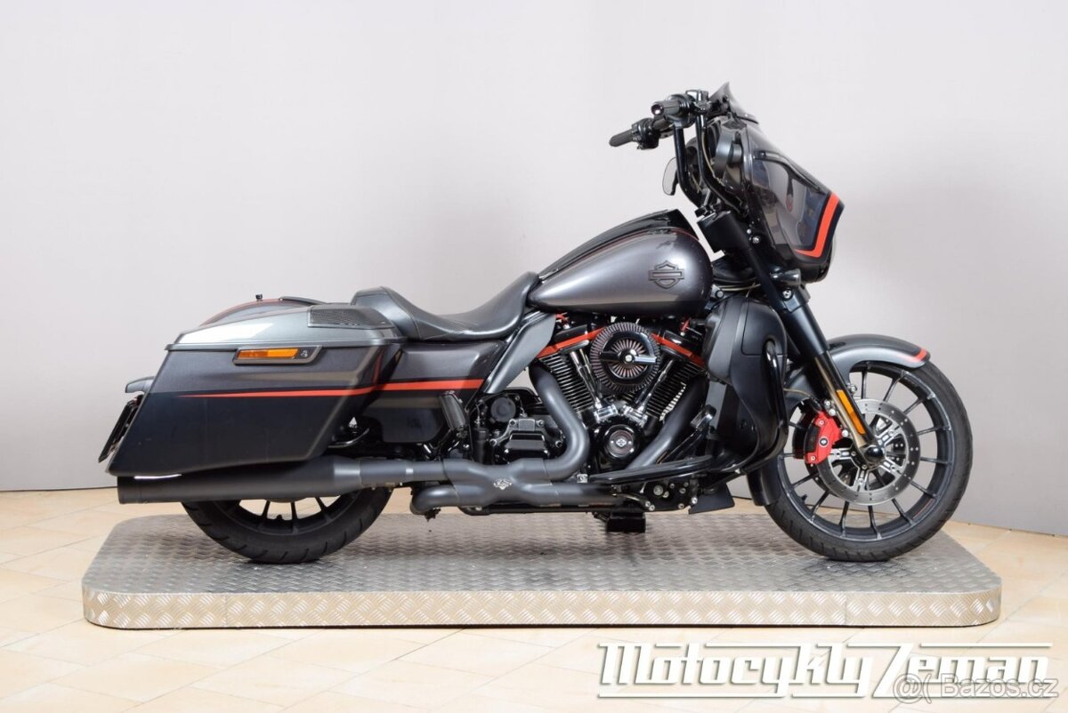 Harley-Davidson FLHXSE CVO Street Glide PL6