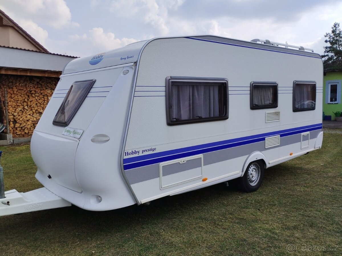 HOBBY 495 UFe č.703. Pro 4. Fr. postel. Sprcha. Rok 2007.