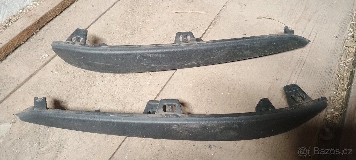levá a pravá lišta nárazníku Opel Astra H
