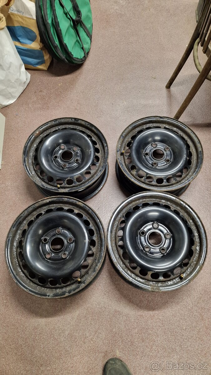 4 ks Plechové disky 6Jx15 H2 ET45 5x112 (Octavia II)