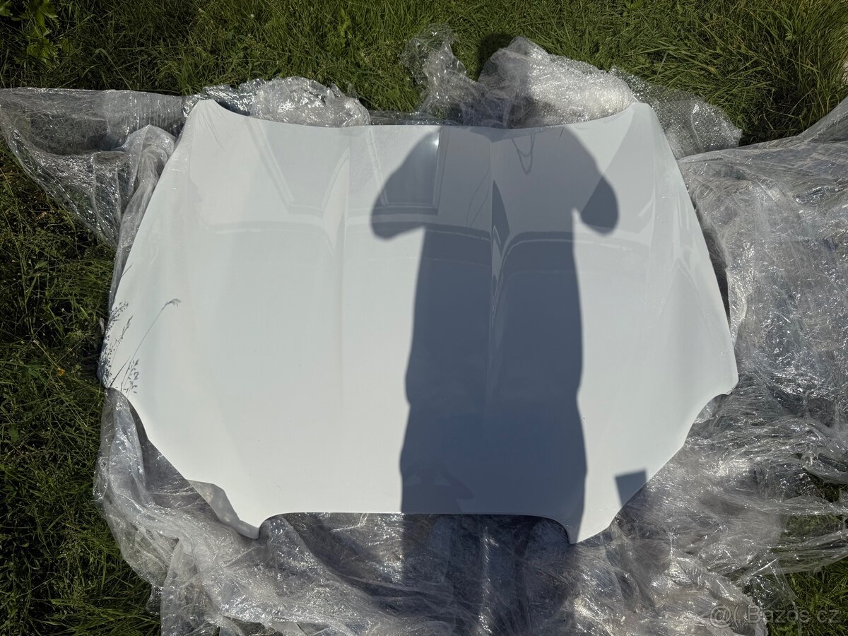 Kapota Jaguar XF 2010 Bílá