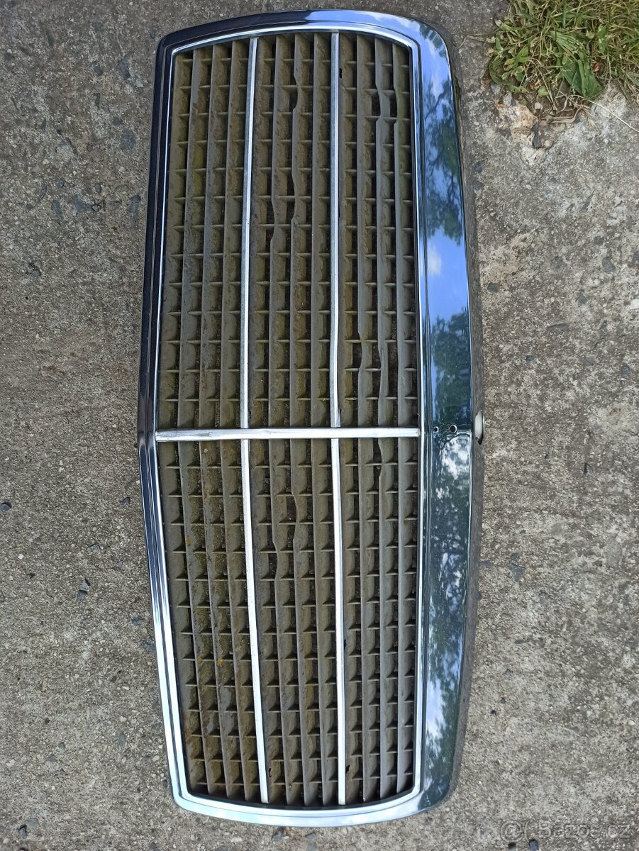 Prodám přední masku na Mercedes-Benz 190