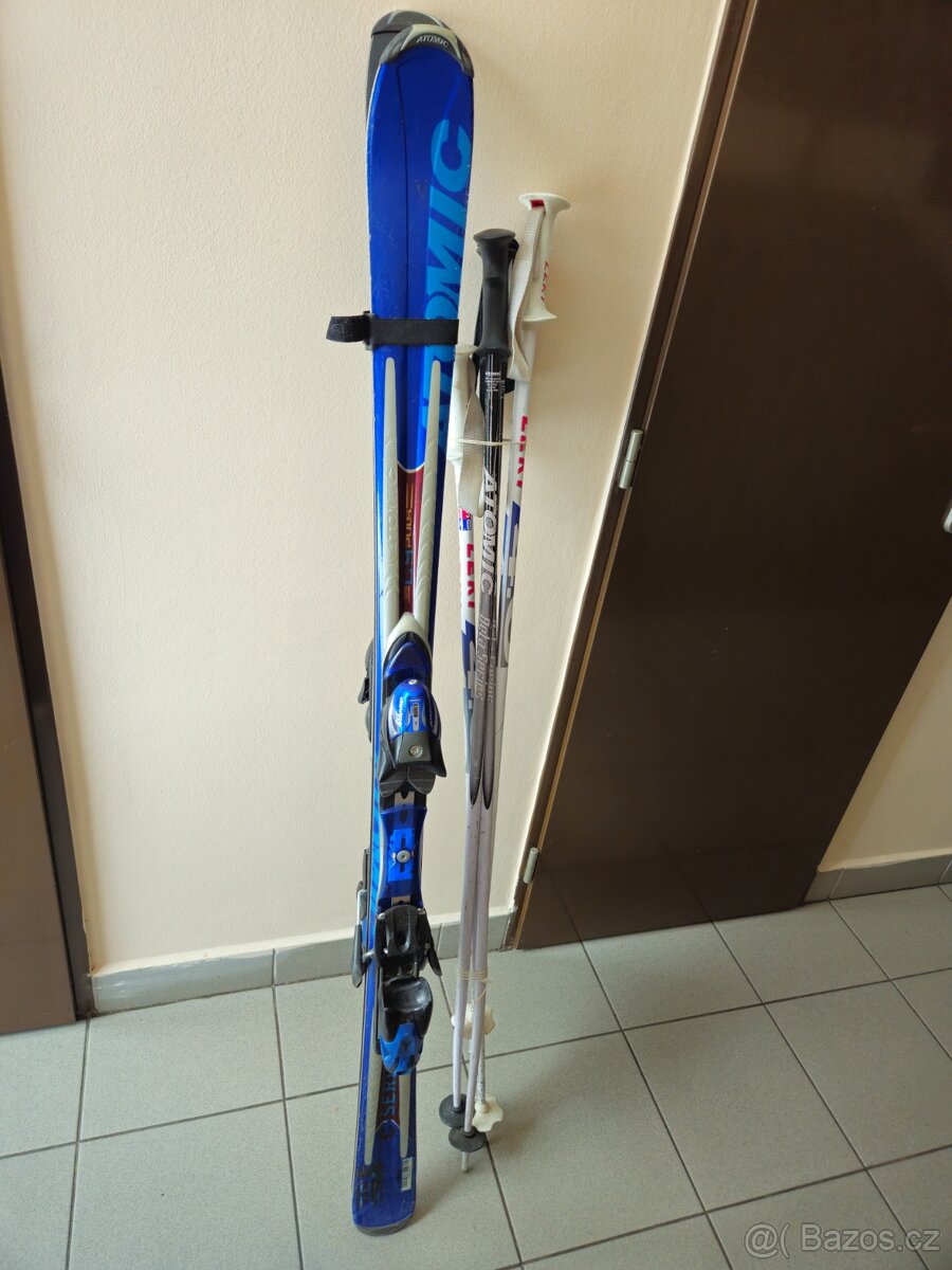 Sjezdové lyže Atomic