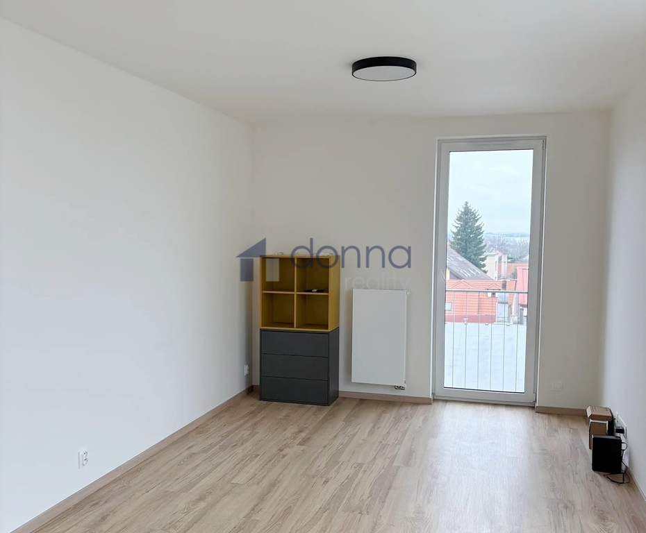 Pronájem bytu 2+kk/T, 45m² + terasa 23m2, ul. Hofbauerova, P