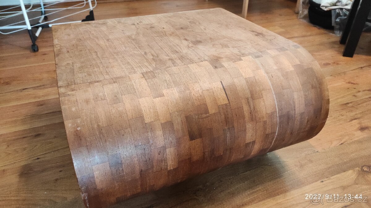 Konferenční stolek na kolečkách