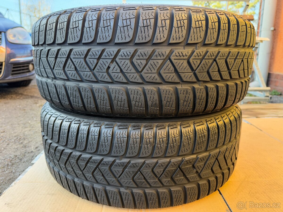 Zimní pneu 215/55/17 Pirelli Sottozero 3