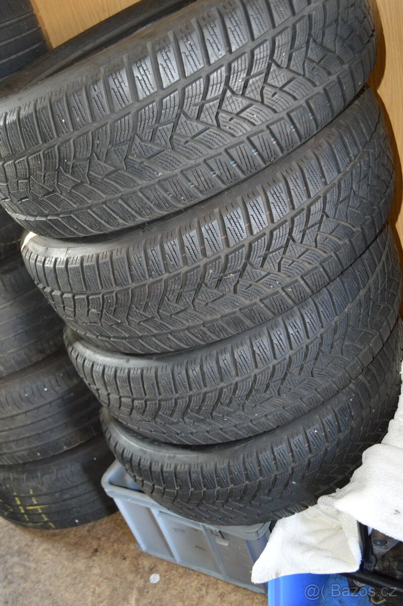 Zimní pneu 205/60/16