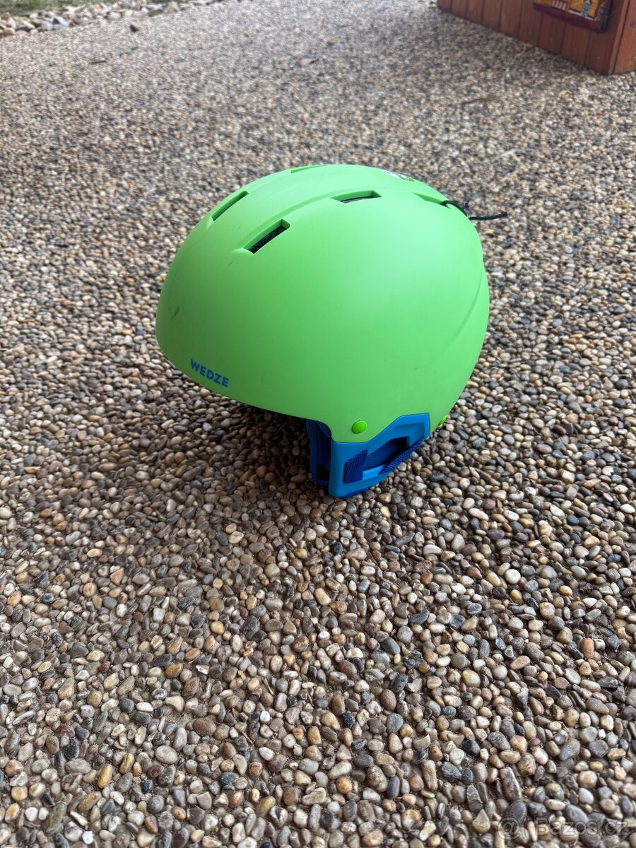 Dětská helma na lyže