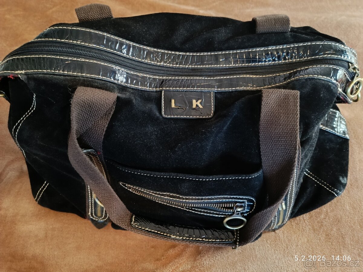 Prodám DÁMSKOU ČERNOU KABELKU