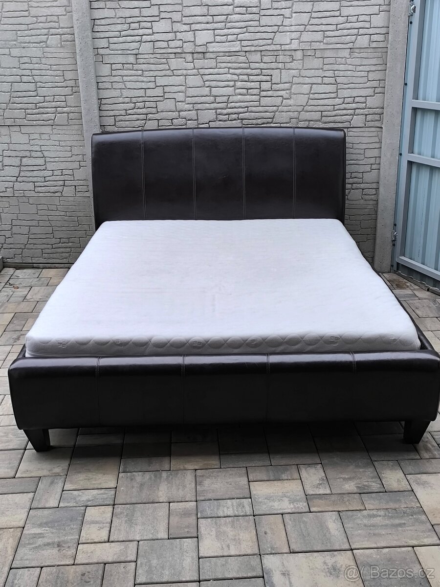 Prodám manželskou postel + Matraci ZDARMA