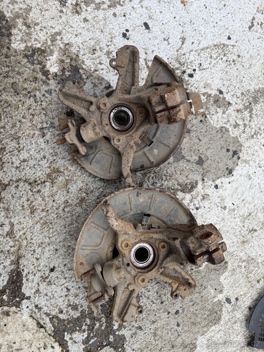 Skoda octavia II těhlice