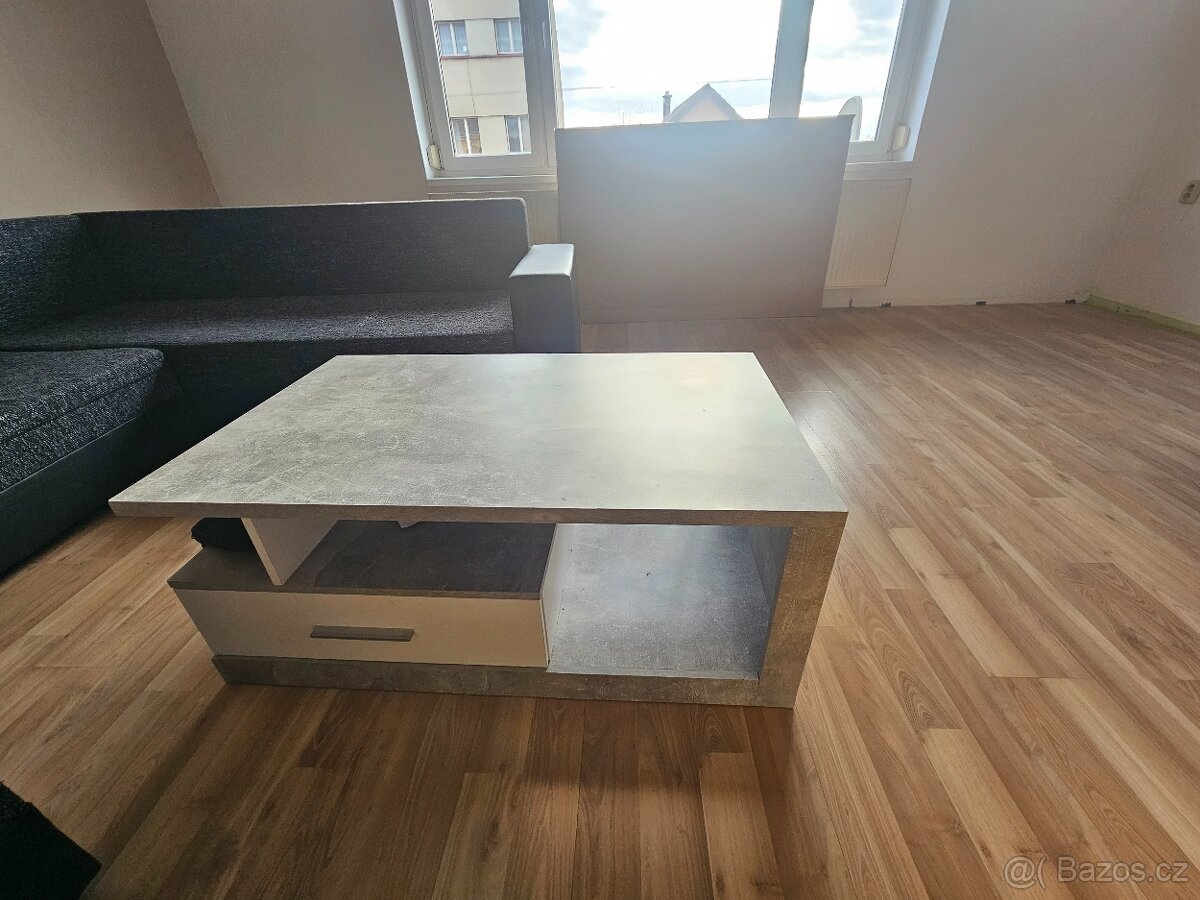 Konferenční stůl