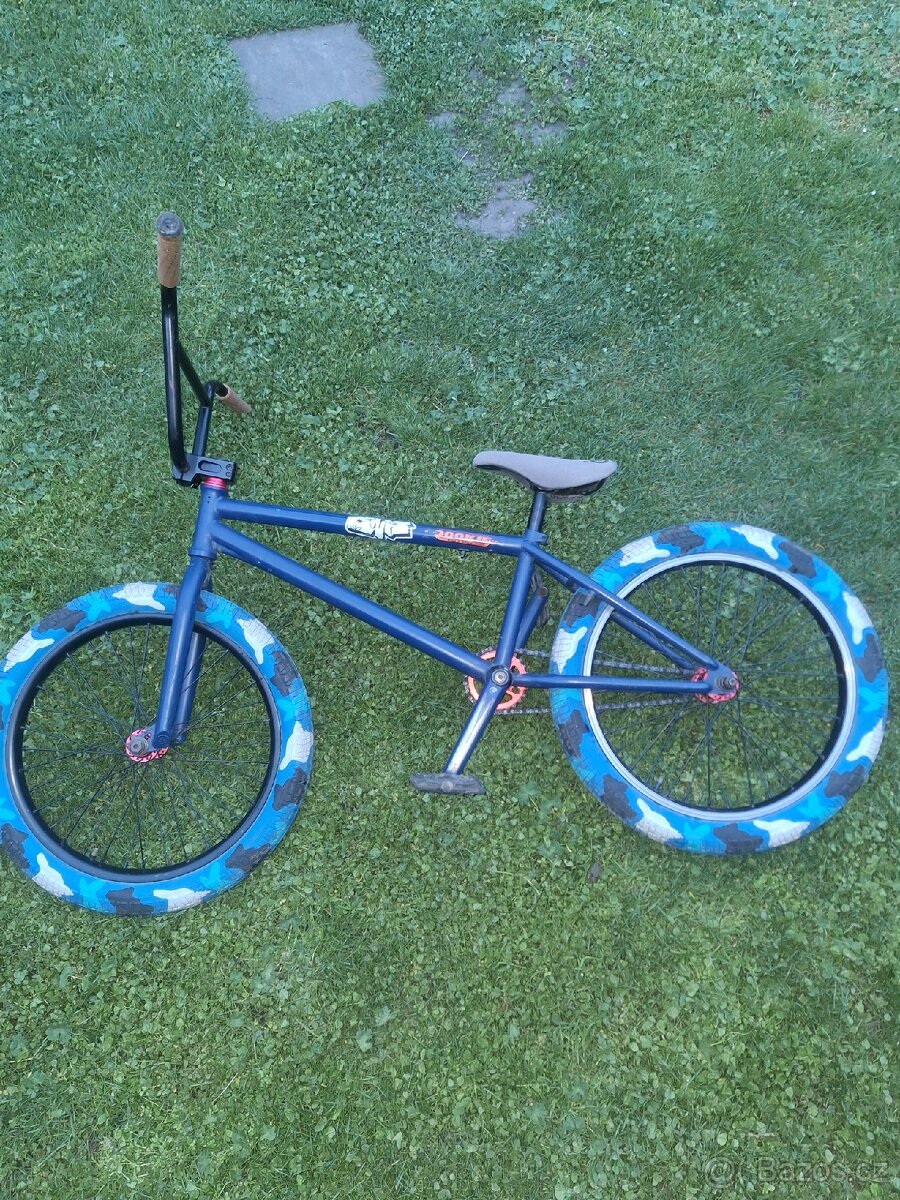 BMX – Eclat/SaltPlus, + helma, brzda, sedlo a 2 ráfky navíc