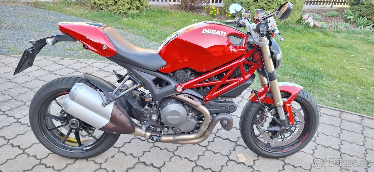 Ducati monster 1100 evo