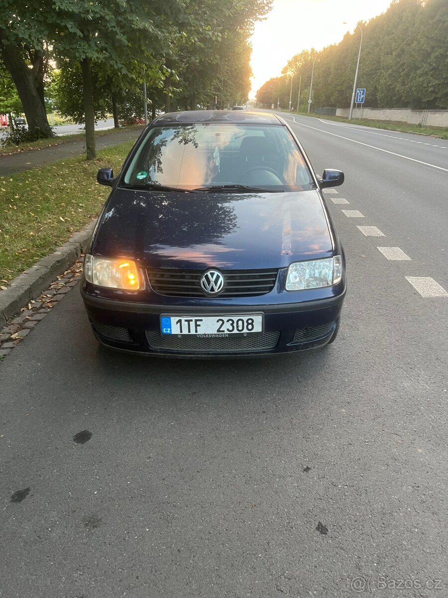 Auto volswagwn polo ani 2001