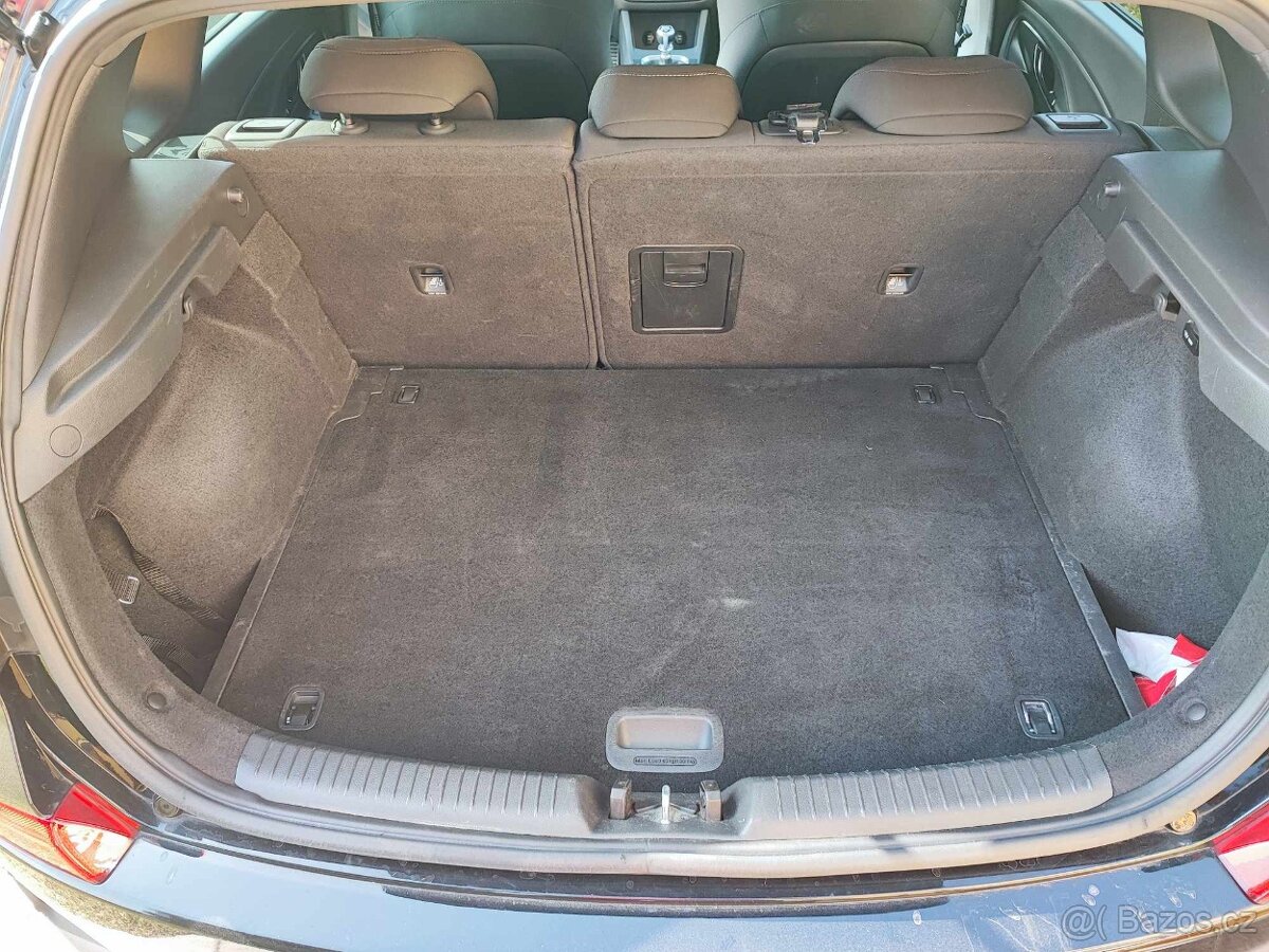 HYUNDAI I30 Hatchback dvojité dno kufru 85710-G4000