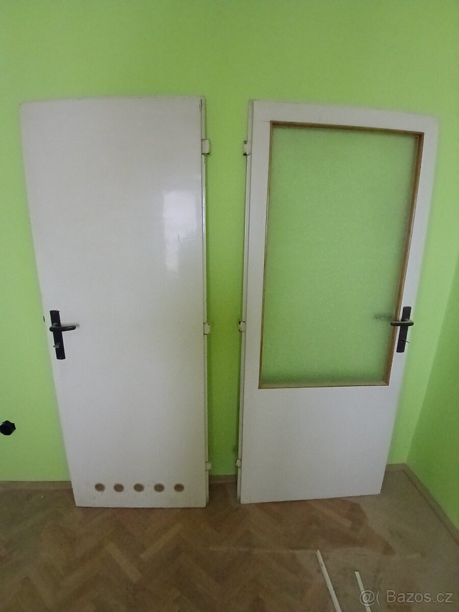 Prodám interiové dveře 90L,P a 70L