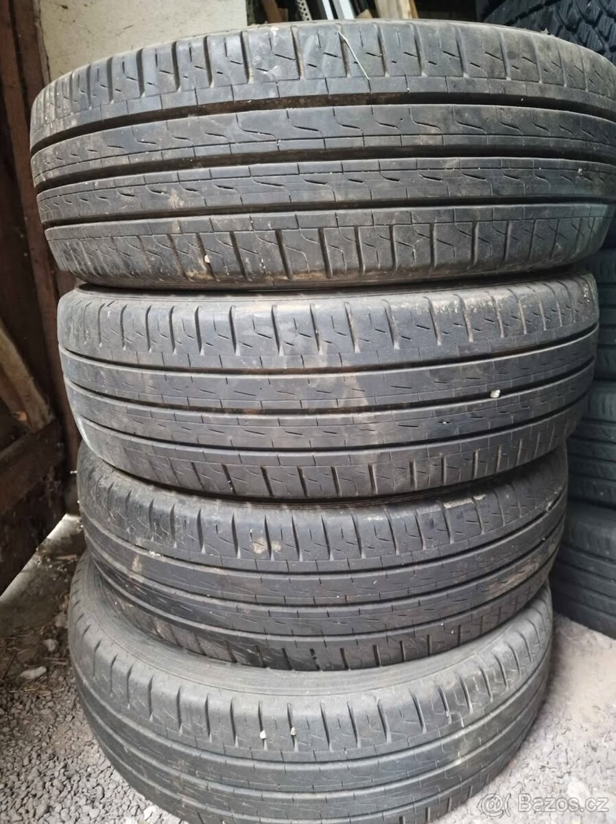 PIRELLI 215/75 r16 C