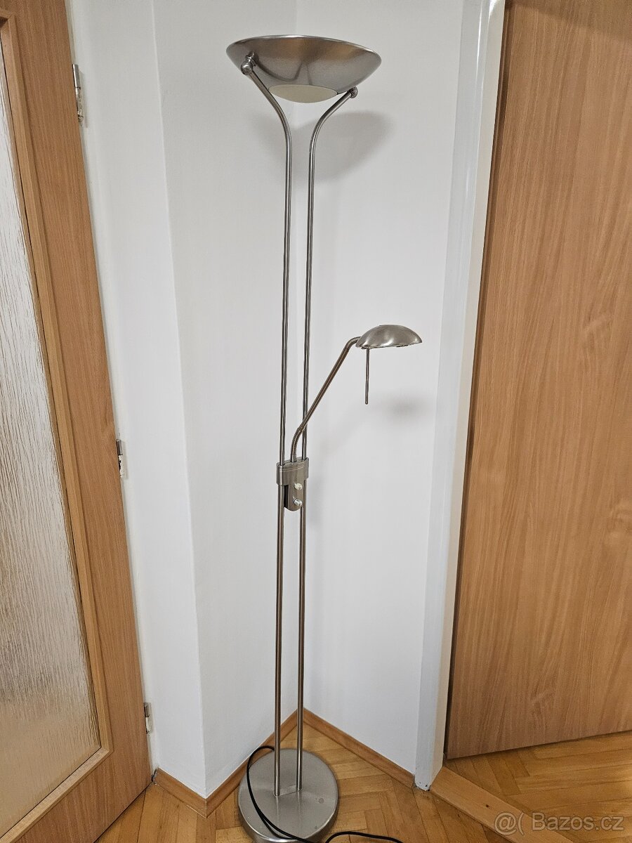 Stojací lampa