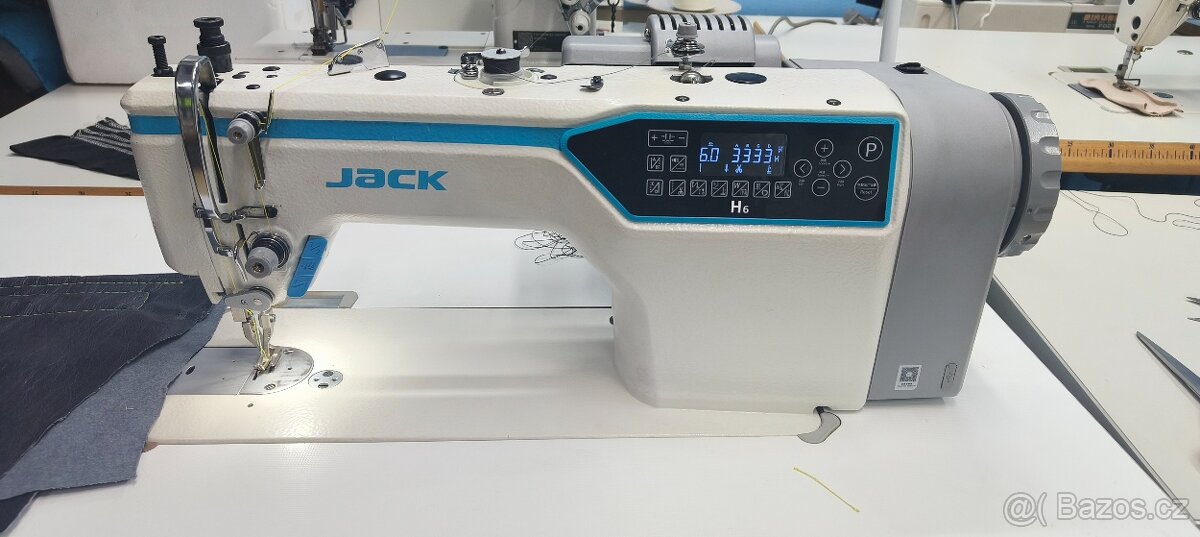 Průmyslový automatický šicí stroj s kráčející patkou Jack H6