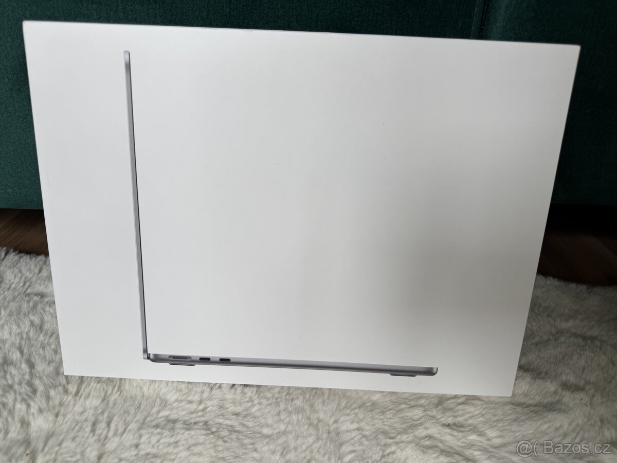 MacBook Air m2 13,6