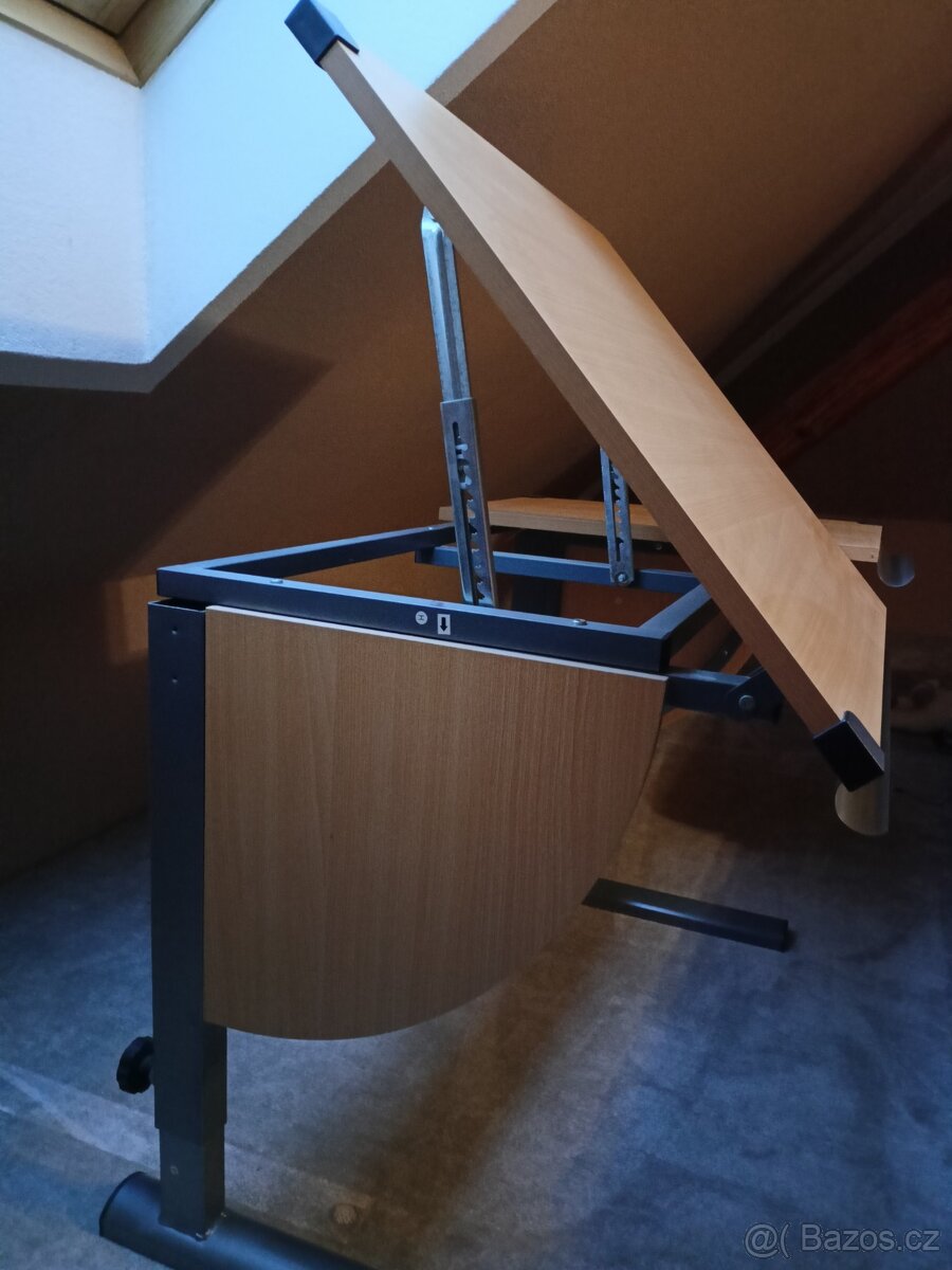 Psací stůl