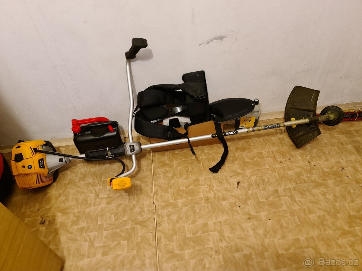 křovinořez, nůžky na živý pplot