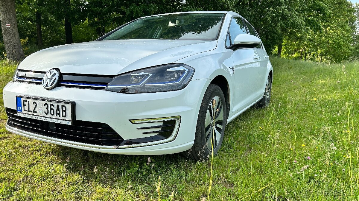 Volkswagen e-Golf 100kW, 36kWh, tepelné čerpadlo, 11/2018