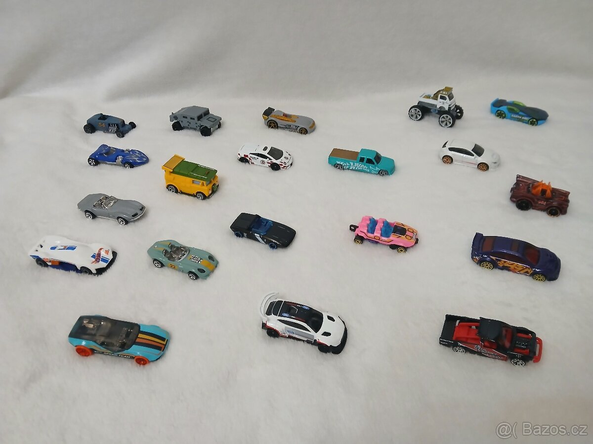 Hot wheels 7 x 20 autíček - rozbalené, nehrané Cena za 20