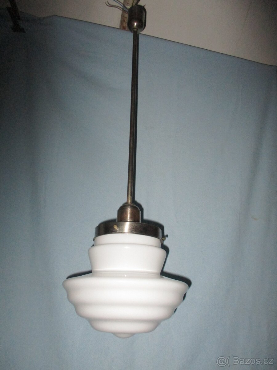 Lustr/lampa funkcionalismus, chrom, funkční