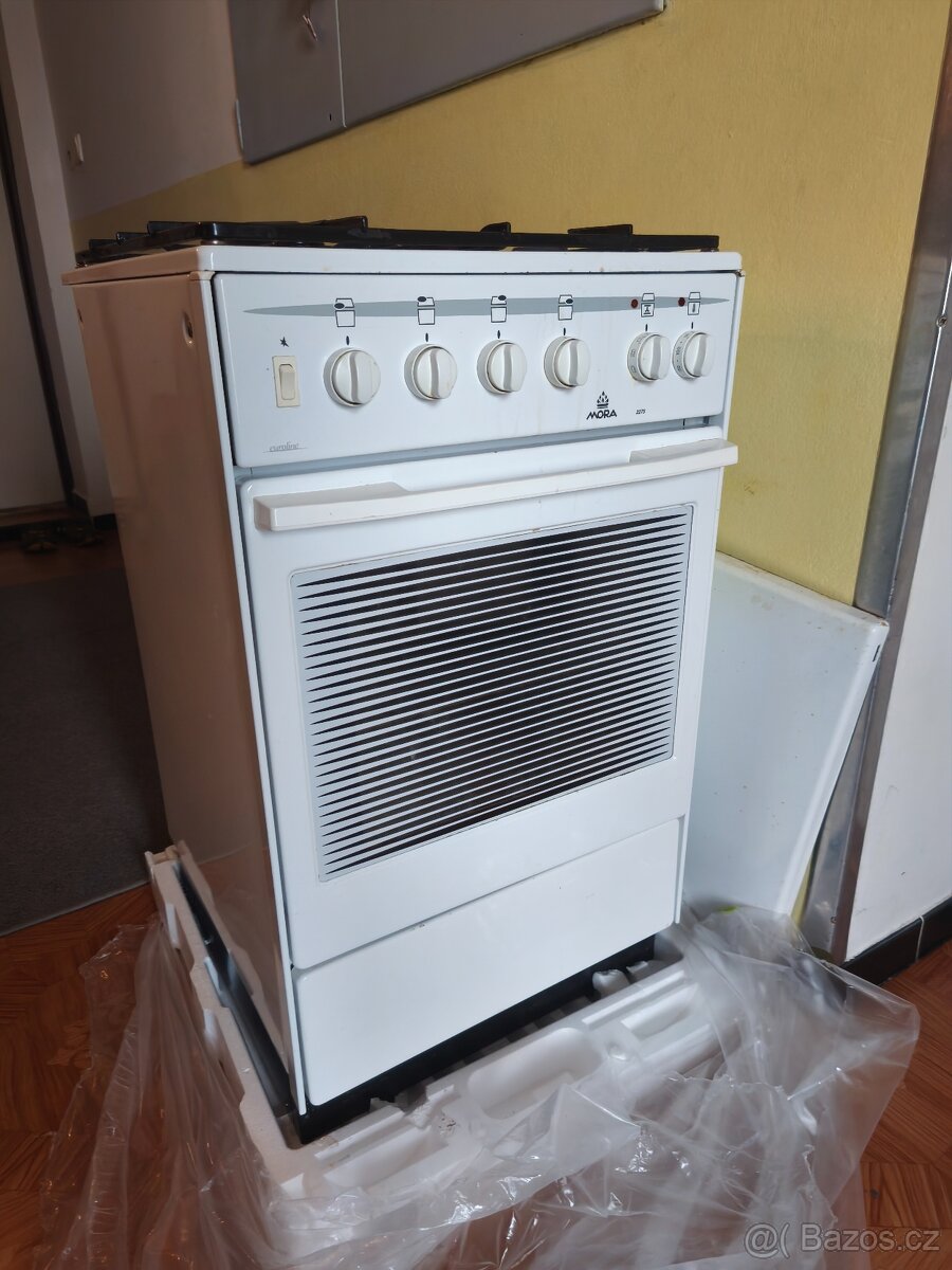 Plinovy sporák Mora 2275