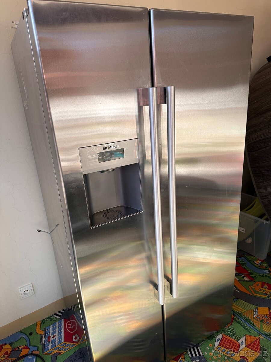 Americká lednice Siemens nerez