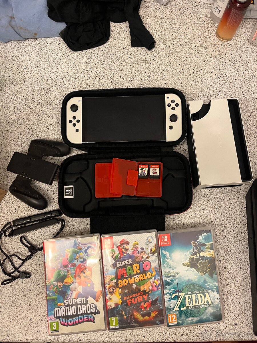 NOVÉ Nintendo switch OLED se vším + hry