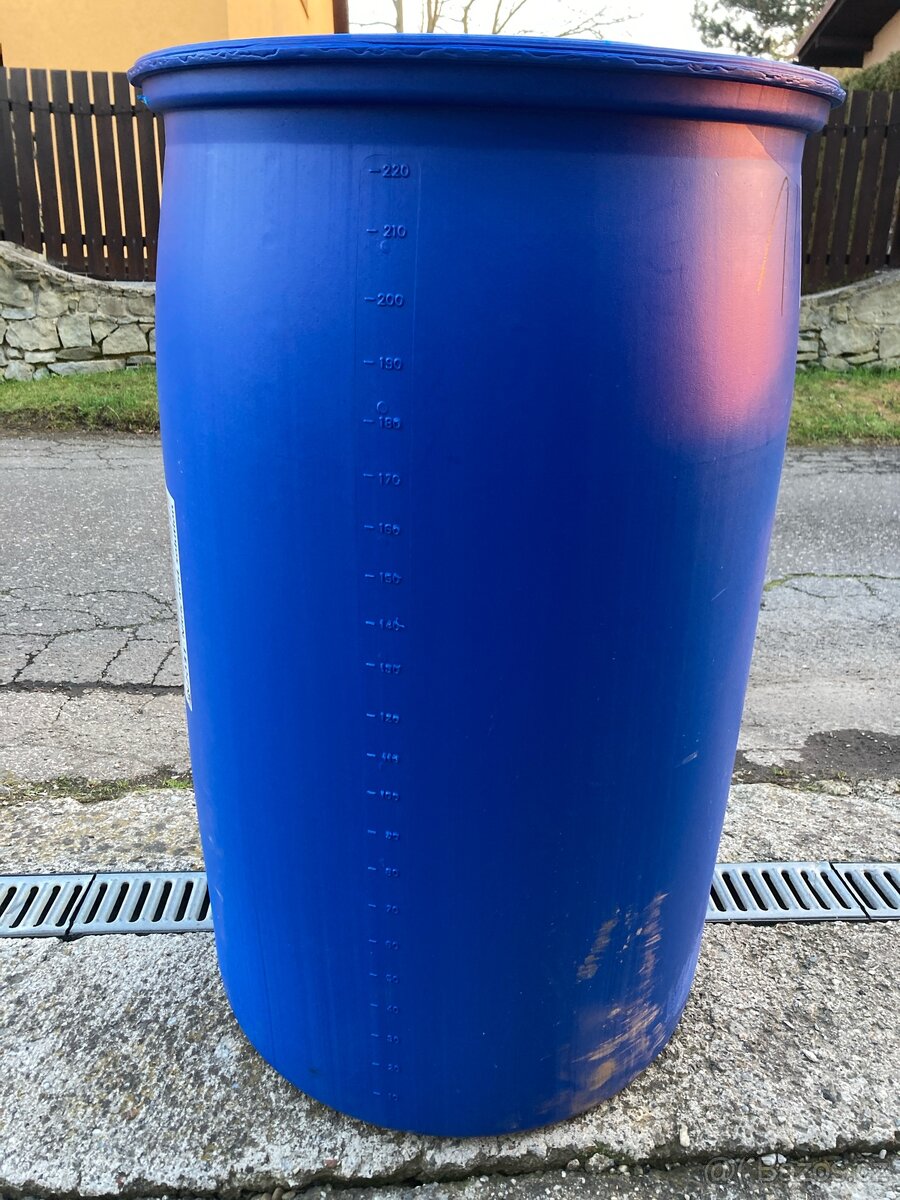 200 l sud čisty na vodu atd.