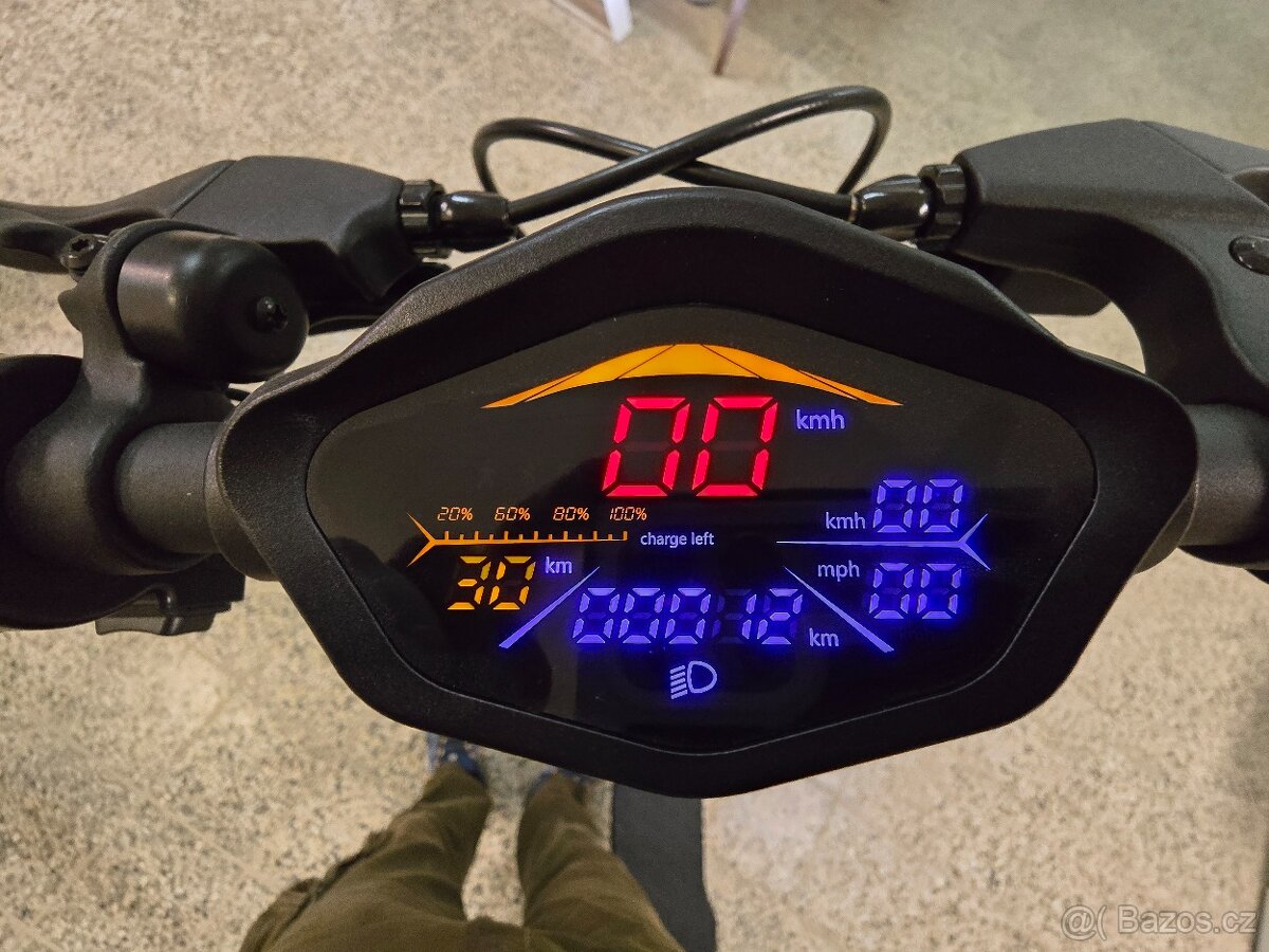 Elektrická koloběžka LAMBORGHINI nová